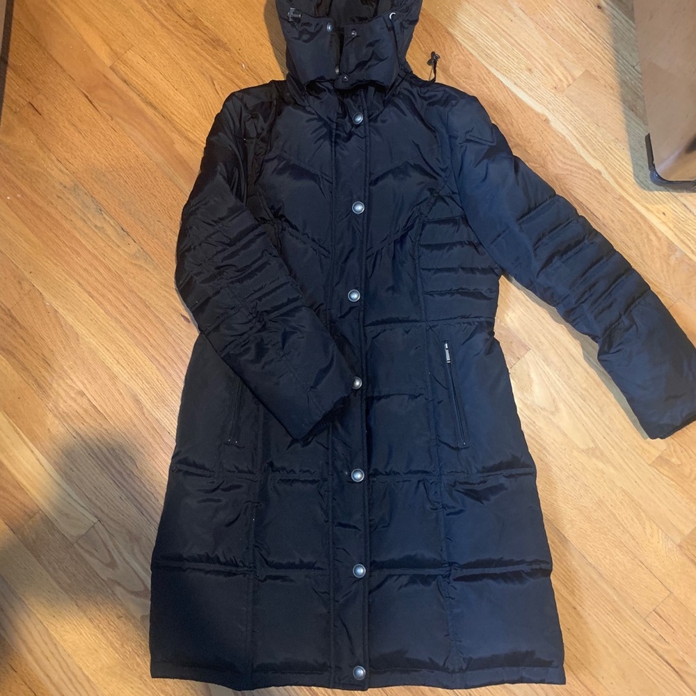 Towne by London Fog hooded black down puffer coat